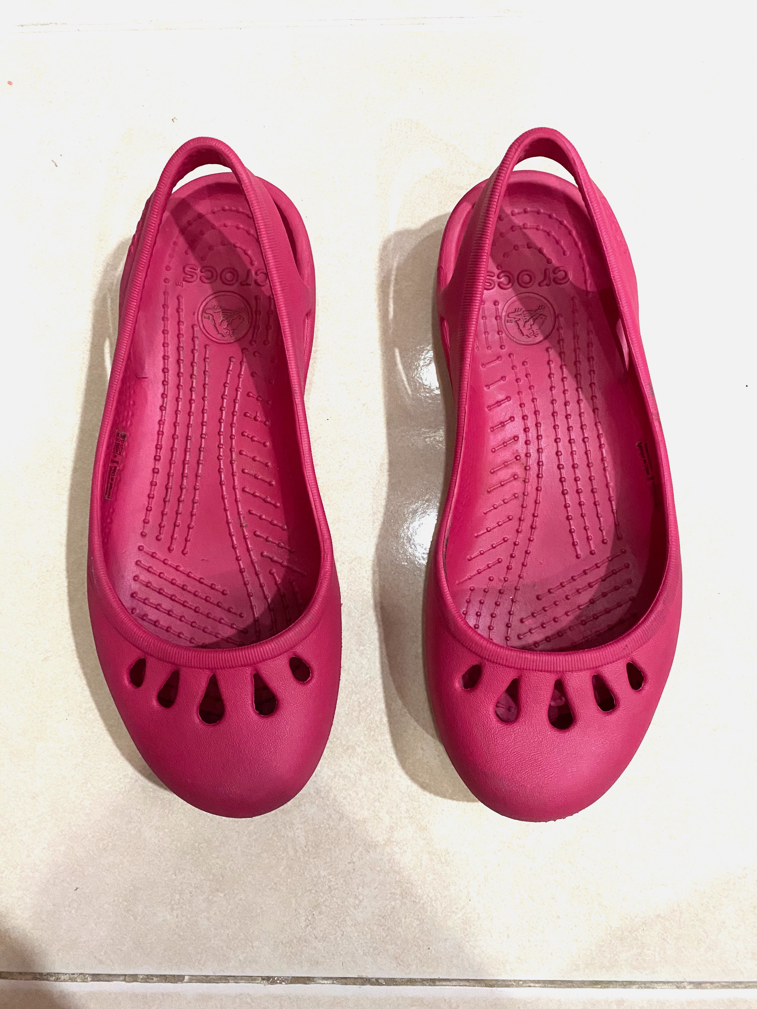 crocs pump shoes