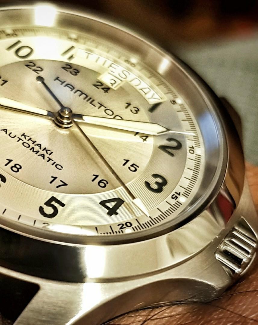 Hamilton Khaki King Champagne 2024 towncentervb