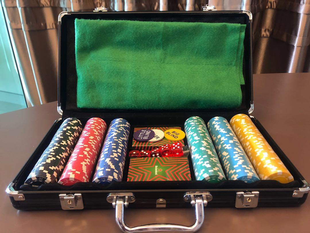 Heineken Poker Set - 300 Chips, Hobbies & Toys, Toys & Games ...