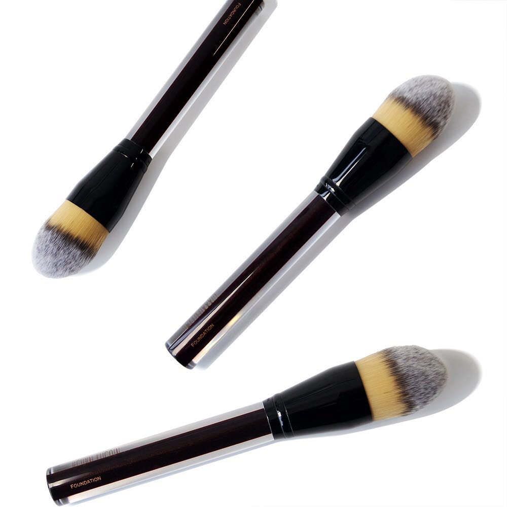 Kevyn Aucoin The Foundation Brush Beauty Personal Care Face Makeup On Carousell