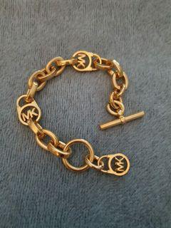 michael kors logo lock toggle bracelet