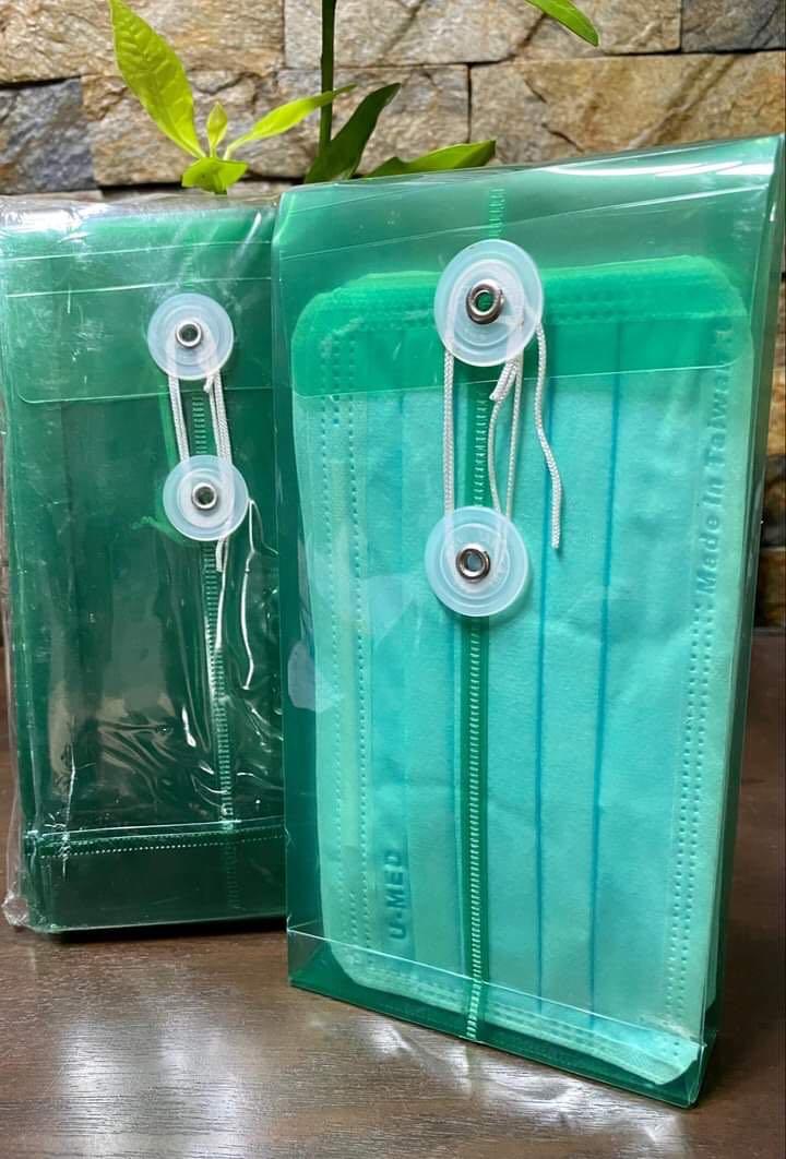 Plastic Envelope (Category: Looking For) located in Manila. Submitted by milleshoppppp (Listing ID 1030957037, Image 1). Description: Plastic Envelopes - Good for washable or 12 pcs disposable surgical mask storage, bills, receipts, ect. Mask Storage From Taiwan.