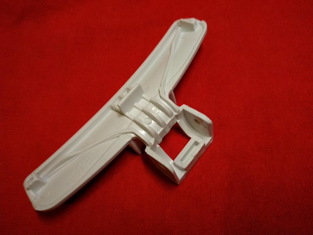 Samsung front load washer handle latch catch, TV & Home Appliances