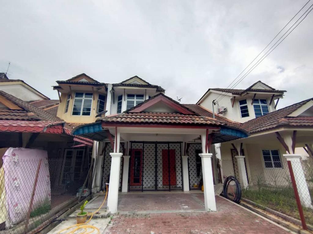 Seksyen 8 Shah Alam Double Storey For Sale Property For Sale On Carousell