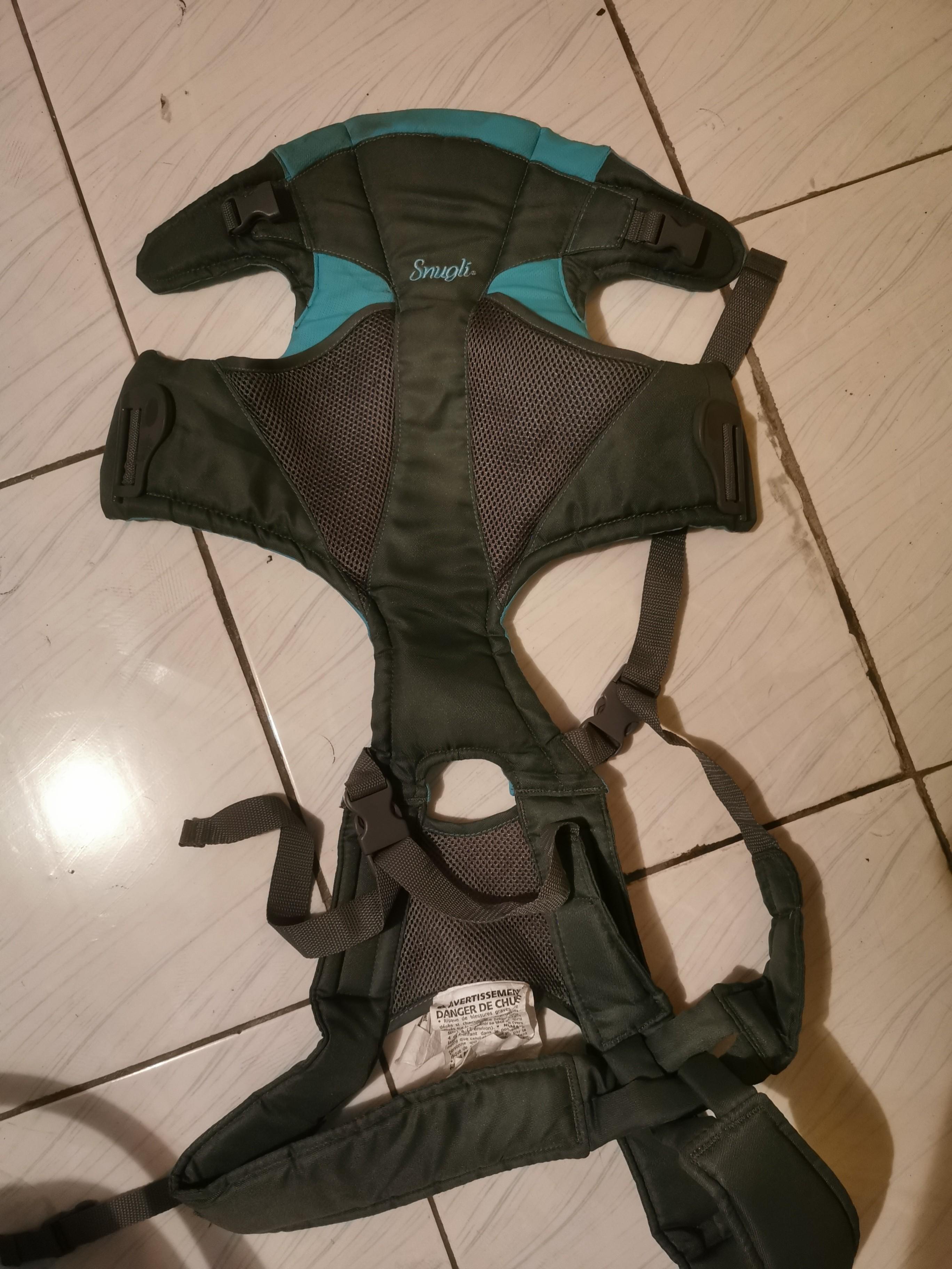 Snugli Baby Carrier (Category: Carriers & Slings) located in Pasig City. Submitted by minggaysshop (Listing ID 1030958484, Image 2). Description: .