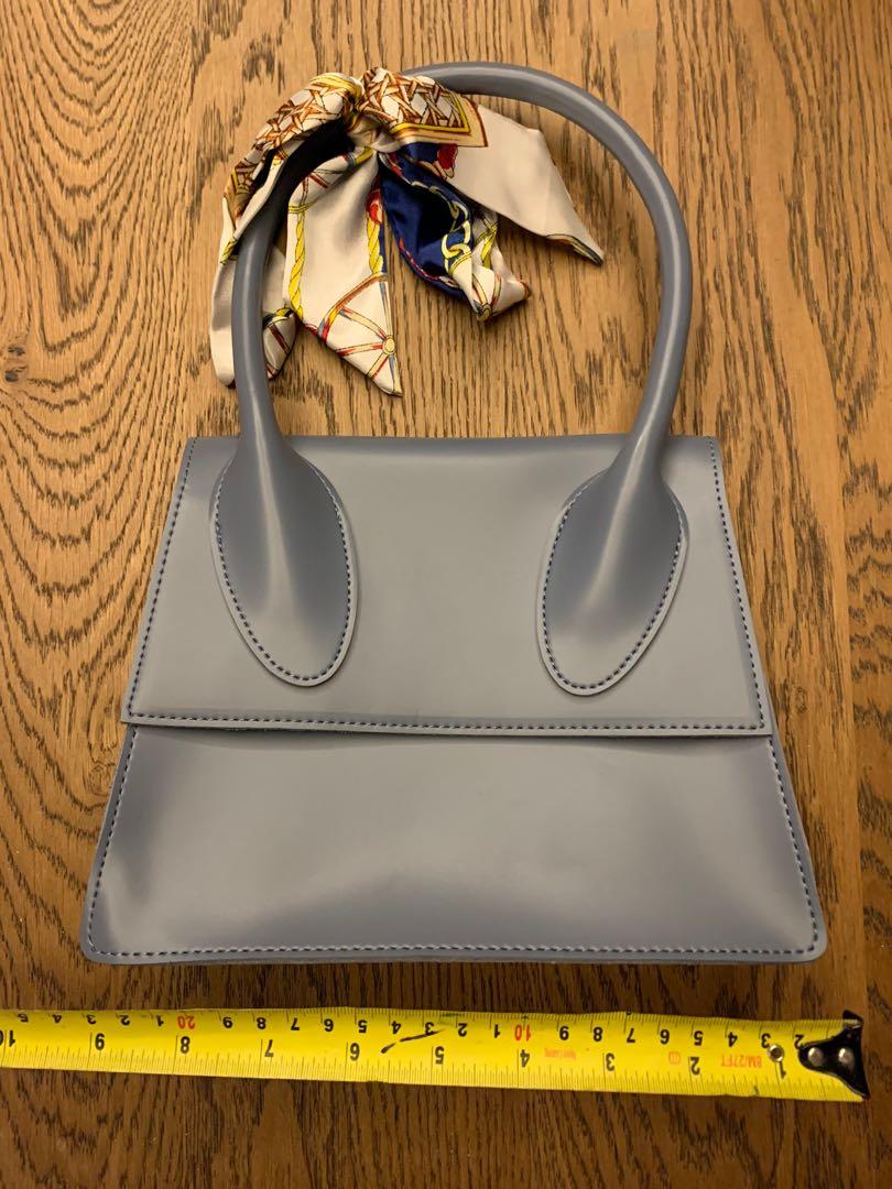 Stylish basic handbag (Category: Cross-body Bags) located in Singapore. Submitted by dubbed (Listing ID 1030984013, Image 3). Description: Stylish handbag for general use etc. Great gift for someone special..