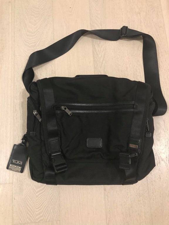 tumi small messenger bag