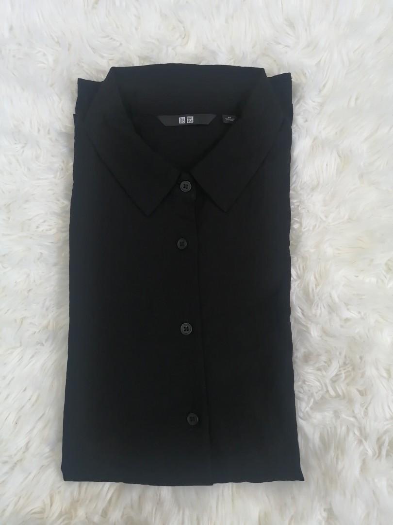 black flowy sleeve top