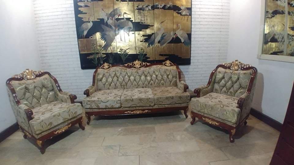 Victorian Antique Narra Sofa Set
