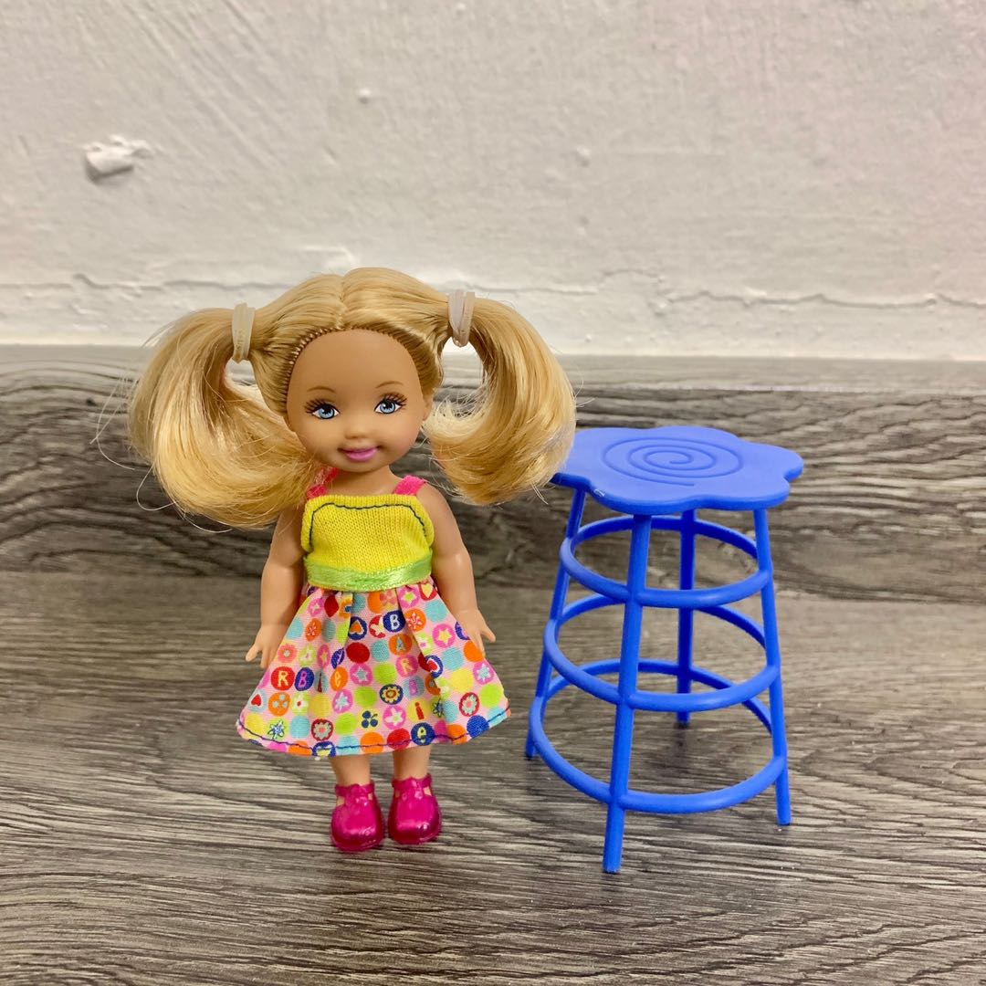Barbie Kelly Club Doll Art Teacher 2001 2002 Toys Games Bricks Figurines On Carousell