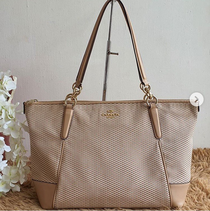 Coach legacy jacquard ava tote Women s Fashion Bags Wallets Purses Pouches on Carousell