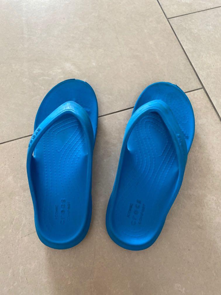 crocs slippers blue