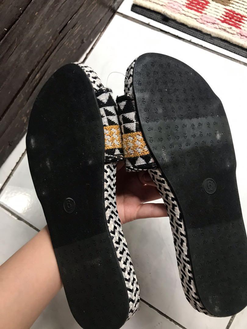 dv by dolce vita flats