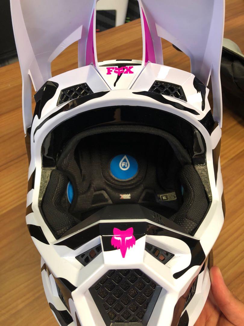 Fox V3 zebra LTD helmet Motorcycles Motorcycle Apparel on Carousell