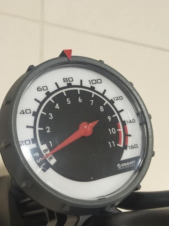 Giant Control Tower 3 Floor Pump 160 PSI, Sports Equipment, Bicycles