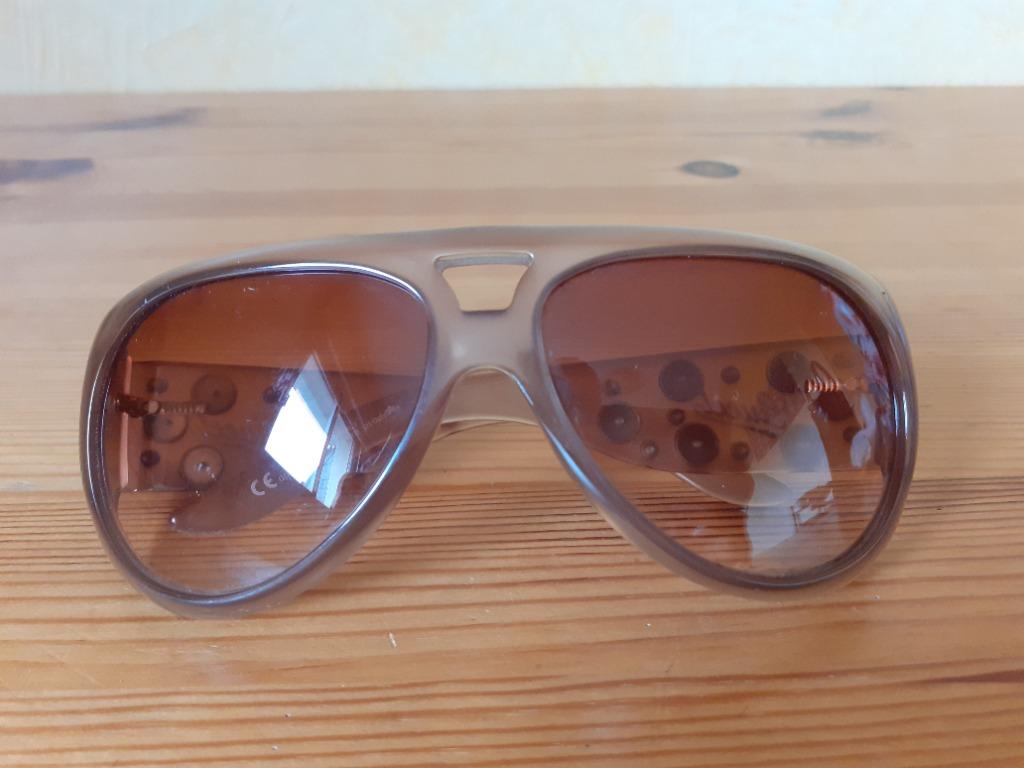 gucci studded glasses