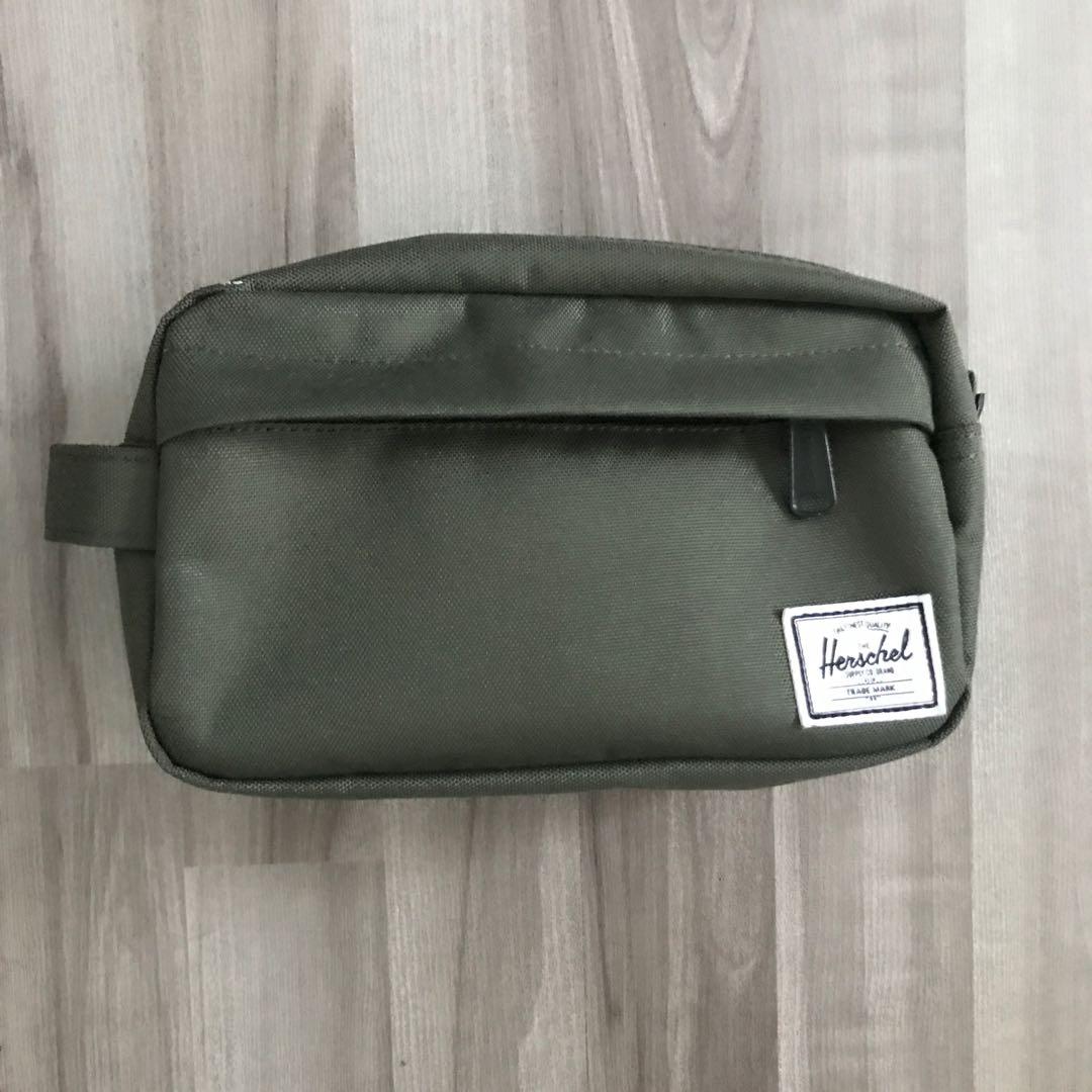 Hershel pouch store