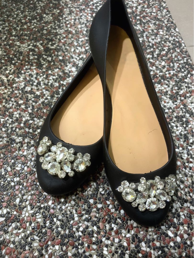 Jewels Black Jelly Flats, Women's Fashion, Footwear, Flats on Carousell