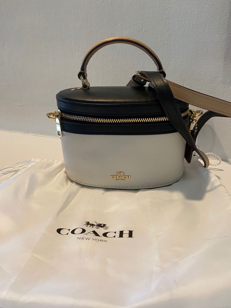 Selena trail bag store in colorblock