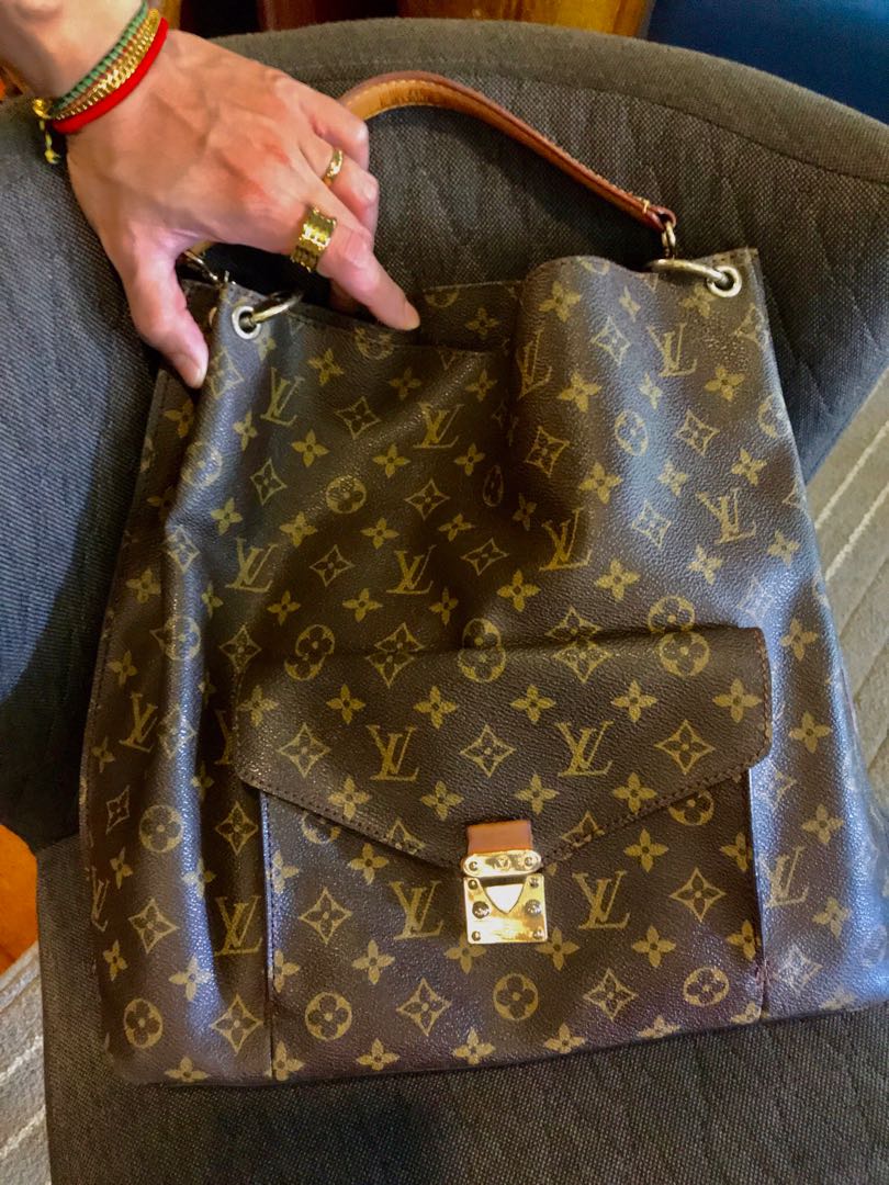 Louis Vuitton Pochette Metis Hobo, Luxury, Bags & Wallets on Carousell