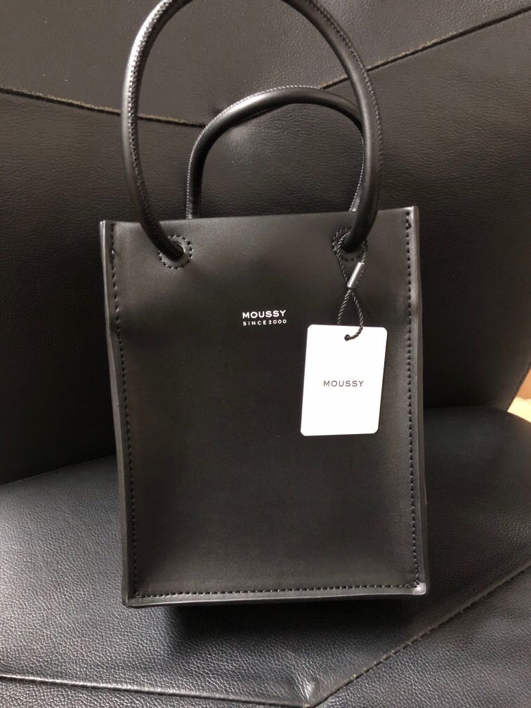 Moussy souvenir 2025 tiny shoulder