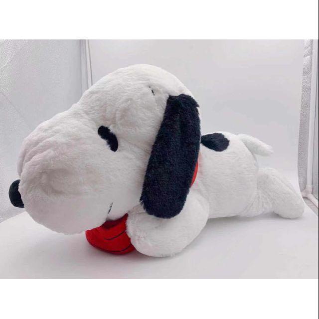 snoopy cuddly toy