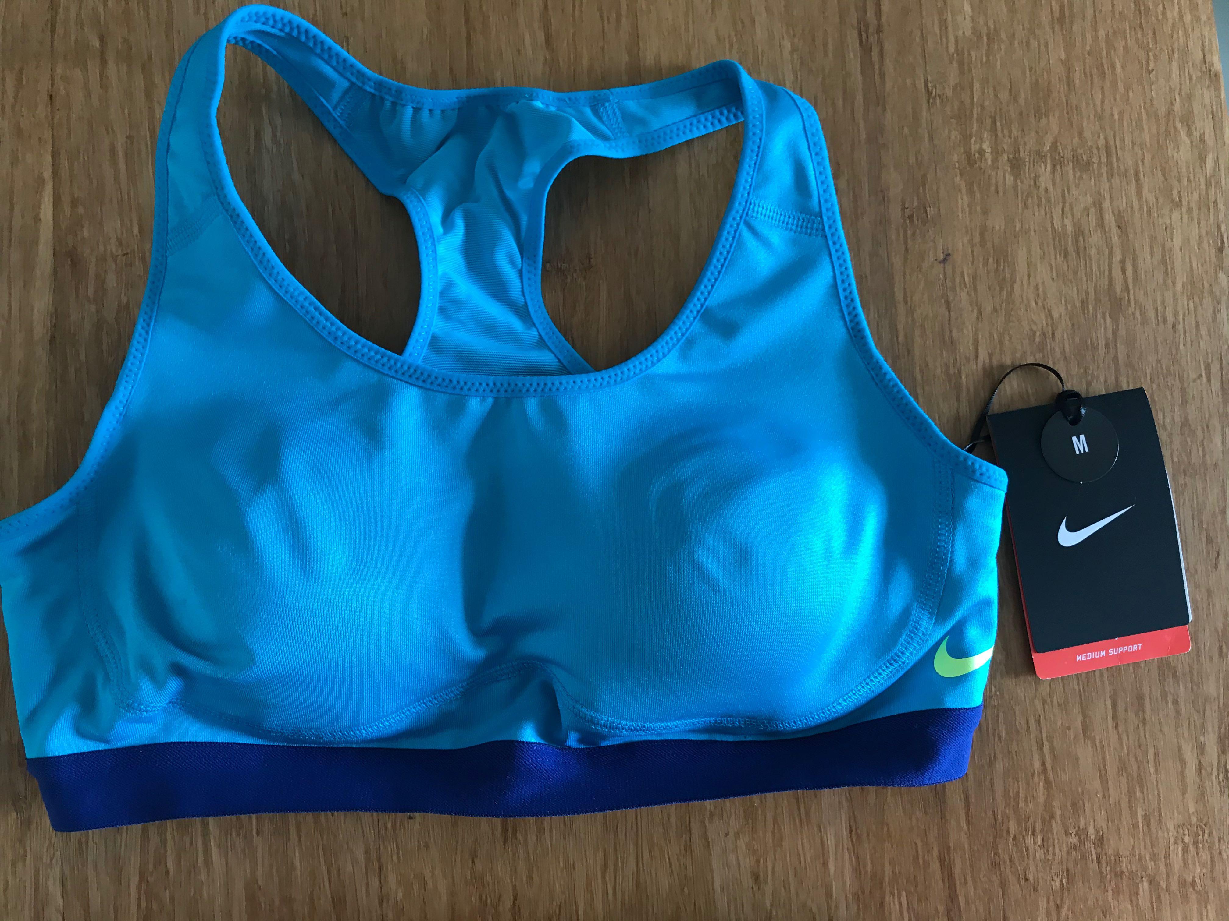 Free shipping! NEW Nike Strong support sport bra, 女裝, 女裝上衣＆ 外套- Carousell