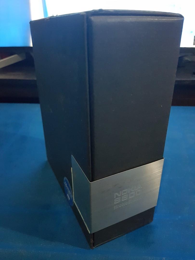 Nokia 8800 Sirocco (Category: Android Others) located in Quezon City. Submitted by jek017 (Listing ID 1031210403, Image 2). Description: Original Nokia box and handset but with slider problem.