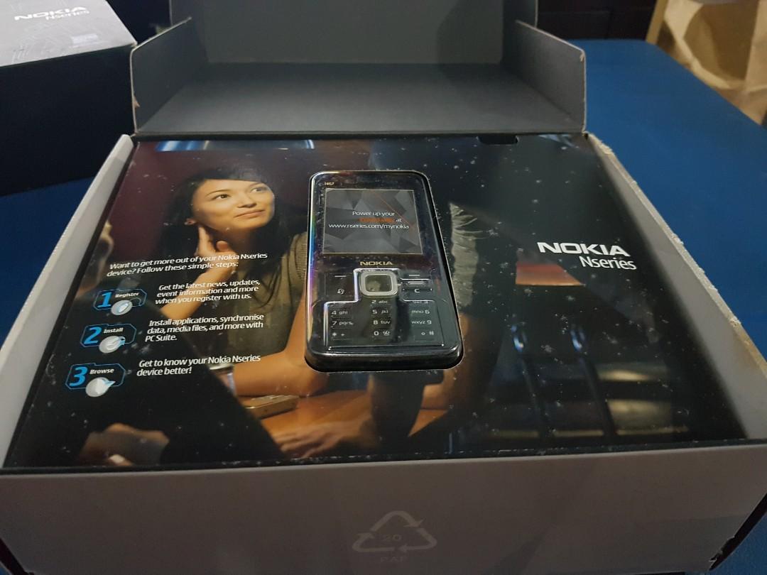 Nokia N82 (Category: Android Others) located in Quezon City. Submitted by jek017 (Listing ID 1031211203, Image 1). Description: Nokia N82 glossy black Nokia phone with Symbian OS very powerful Zeiss camera with Xenon flash smooth with minimal wear.