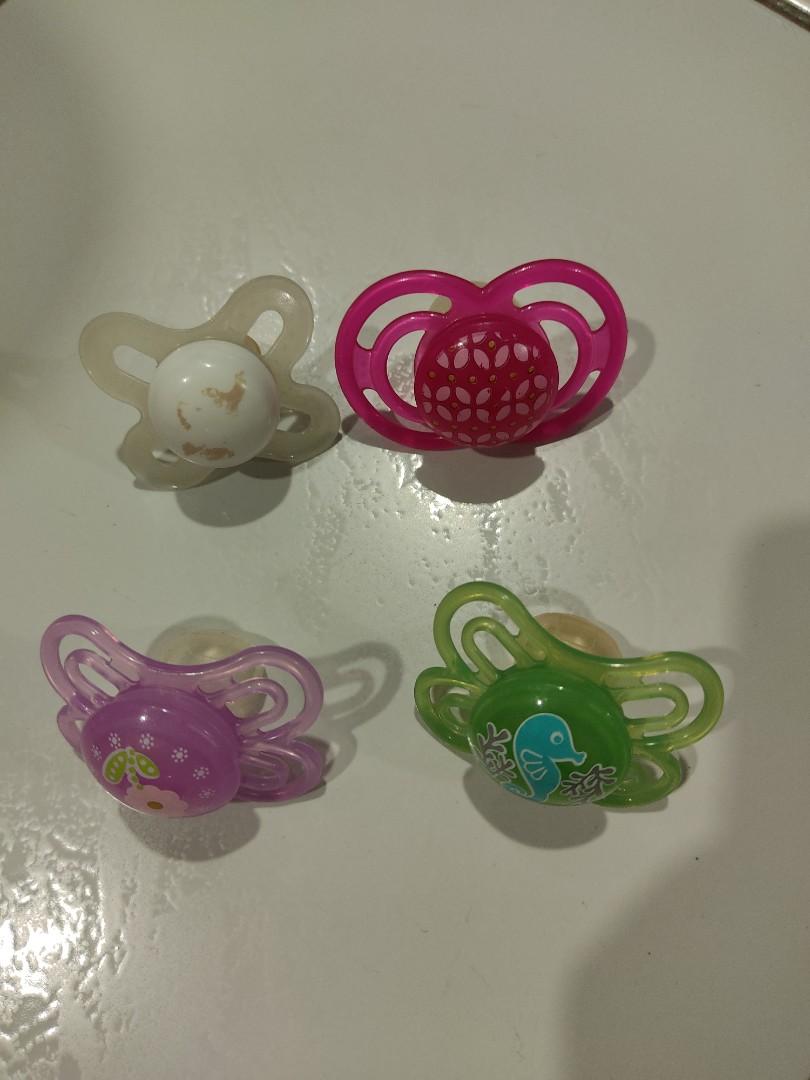Pacifier (Category: Soothers & Pacifiers) located in Kuala Lumpur. Submitted by rbysaa (Listing ID 1031105523, Image 3). Description: Condition : 7/10.