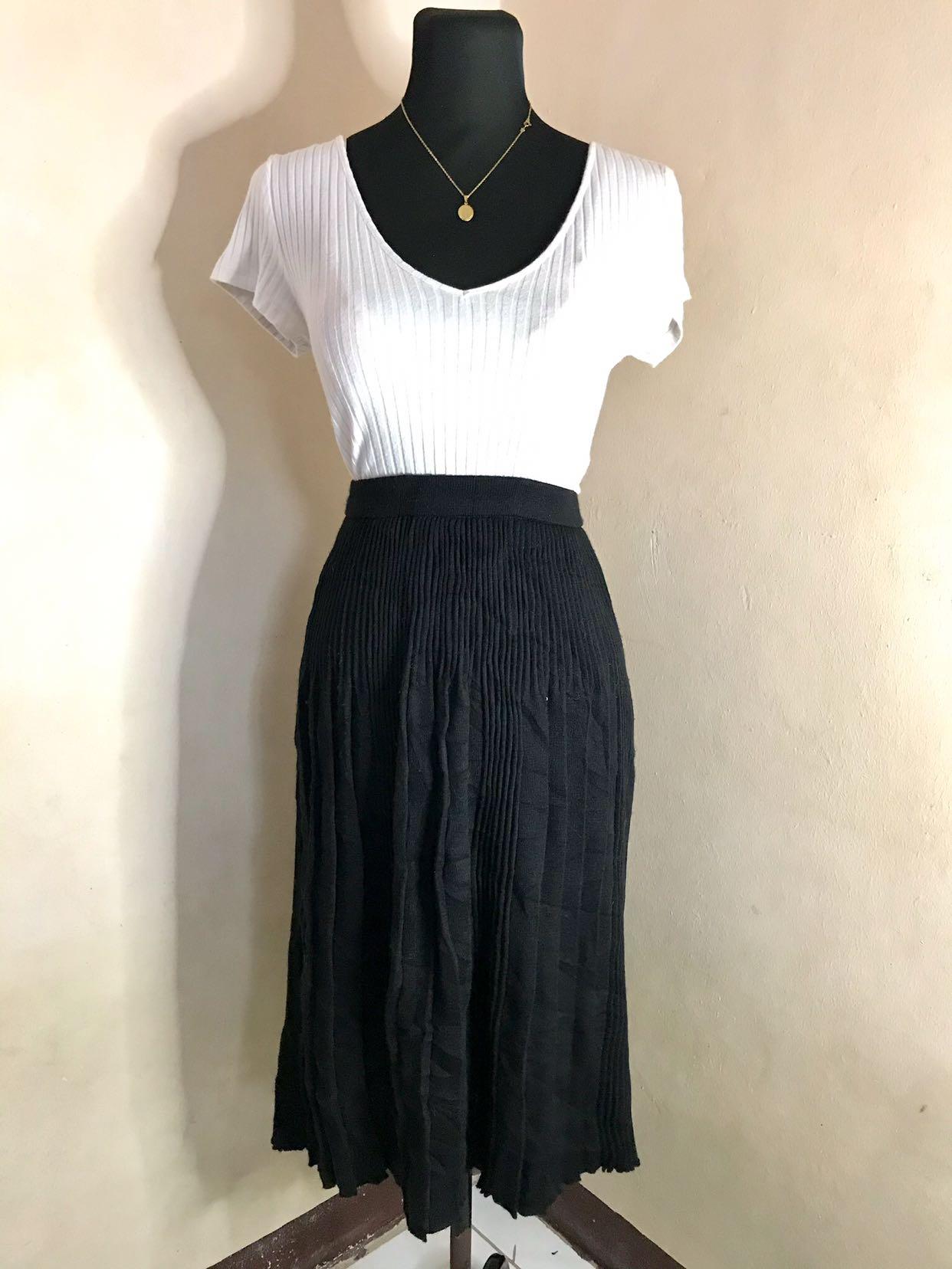 plain black long skirt