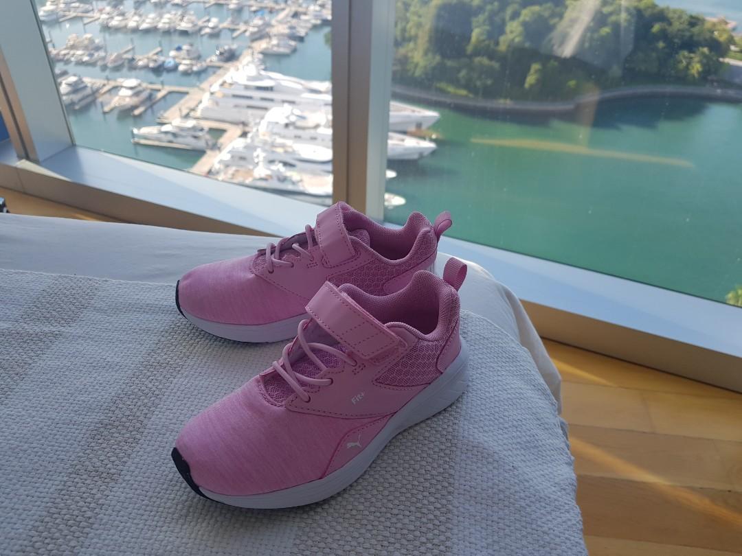 puma pink sport shoes