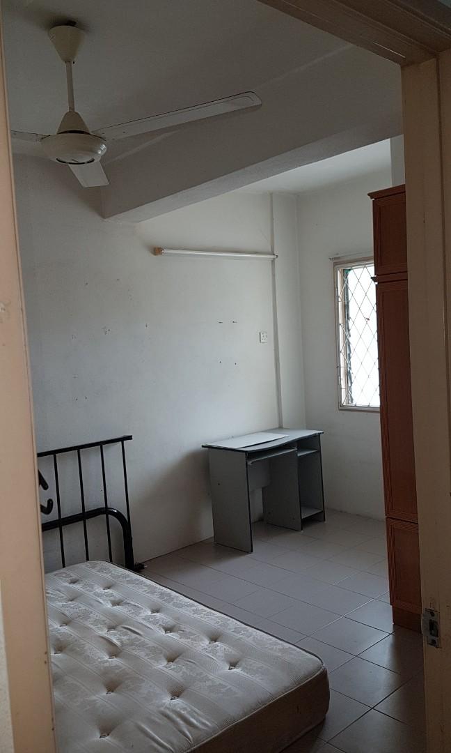Rumah Sewa Flat House For Rent Relau Penang Island 2room 1 Bath Room Property Rentals On Carousell