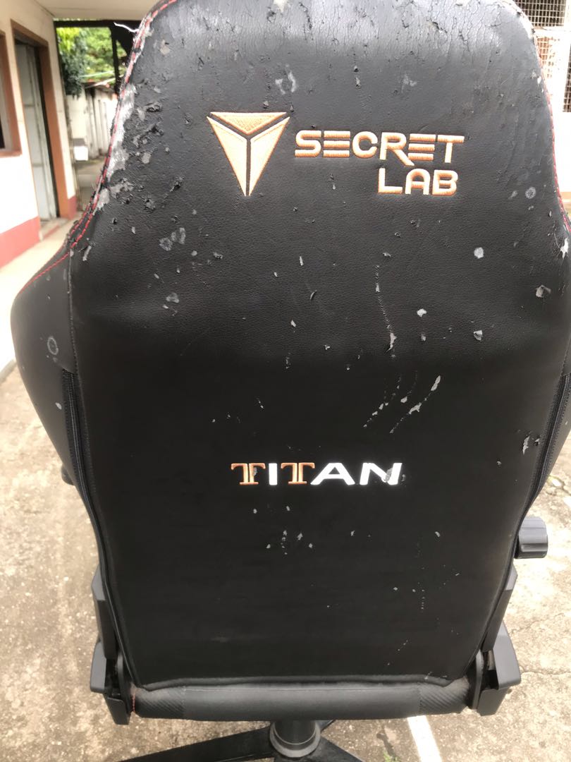 SecretLab Titan chair. Worst chair ever own, Furniture & Home Living