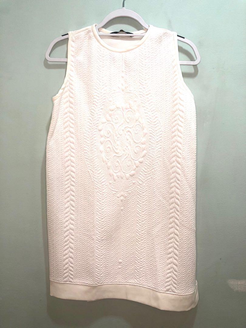 Zara Cream dress (Category: Dresses) located in Quezon City. Submitted by marifinds (Listing ID 1031221389, Image 1). Description: excellent condition very nice! .