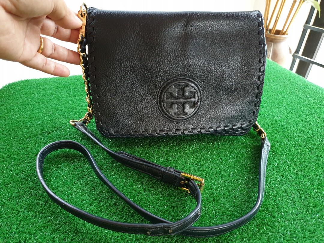 15891 - P4,000 Tory Burch Black Genuine leather crossbody gold hardware bag,  Women's Fashion, Bags & Wallets, Cross-body Bags on Carousell