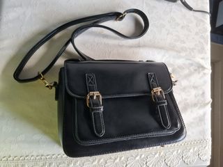 (Category: ) located in . Submitted by prettytrendy (Listing ID 1031315554, Image 1). Description: .