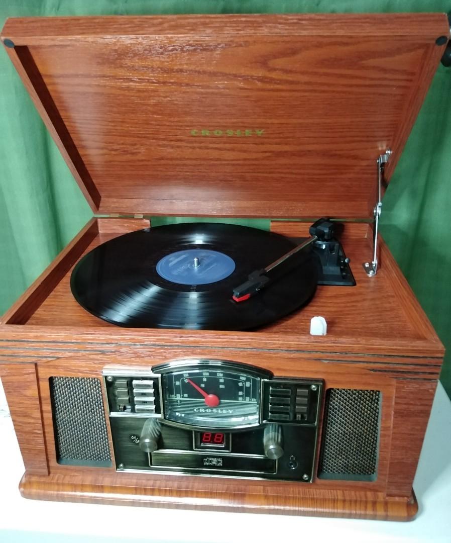 Crosley Lancaster 5 in 1 Turntable Cassette CD Am Fm Radio Bluetooth