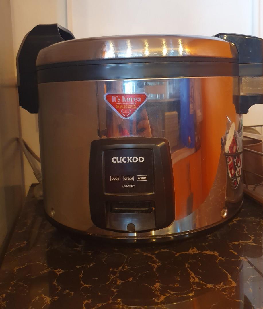 Cuckoo Rice Cooker 5.4 liters (Category: Cookers) located in Pasig City. Submitted by goesaboutanything (Listing ID 1031355738, Image 1). Description: About this item ✔Up to 30 cups (5.4 litres). 377 x 373 x 373 mm 1460 W (cooking) / 160 W (heat retaining) ✔Electric heating method. Inner pot with PTFE pre-coating. ✔Aluminium roasting pot PTFE coated. Removable hygiene lid. Trusted brand: With 40 years of experience, Cuckoo has perfected the art o