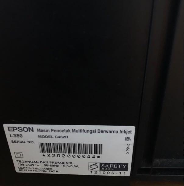 Epson Printer (Category: Printers, Scanners & Copiers) located in Singapore. Submitted by jhemajems (Listing ID 1031407541, Image 3). Description: Need to change the ink pipes that's why selling cheap.
