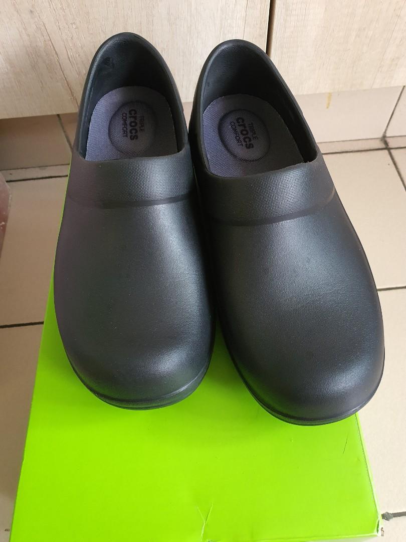 crocs kitchen shoes