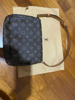 (Category: ) located in . Submitted by bleeang (Listing ID 1031383792, Image 1). Description: .