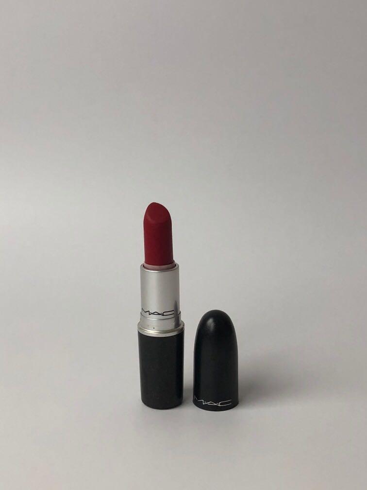 Mac Ruby Woo Matte Lipstick Health Beauty Makeup On Carousell One red lipstick with a huge cult following — of which i am a longstanding member — is mac cosmetics' famous ruby woo.