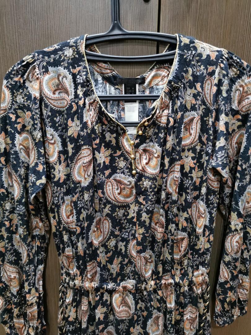 Mango paisley print knit dress (Category: Dresses) located in Quezon City. Submitted by hello.tn (Listing ID 1031320482, Image 2). Description: Mango paisley print dress in knit cotton jersey fabric. Midi lenght Never used laundered only Payment method gcash +sf care of buyer.