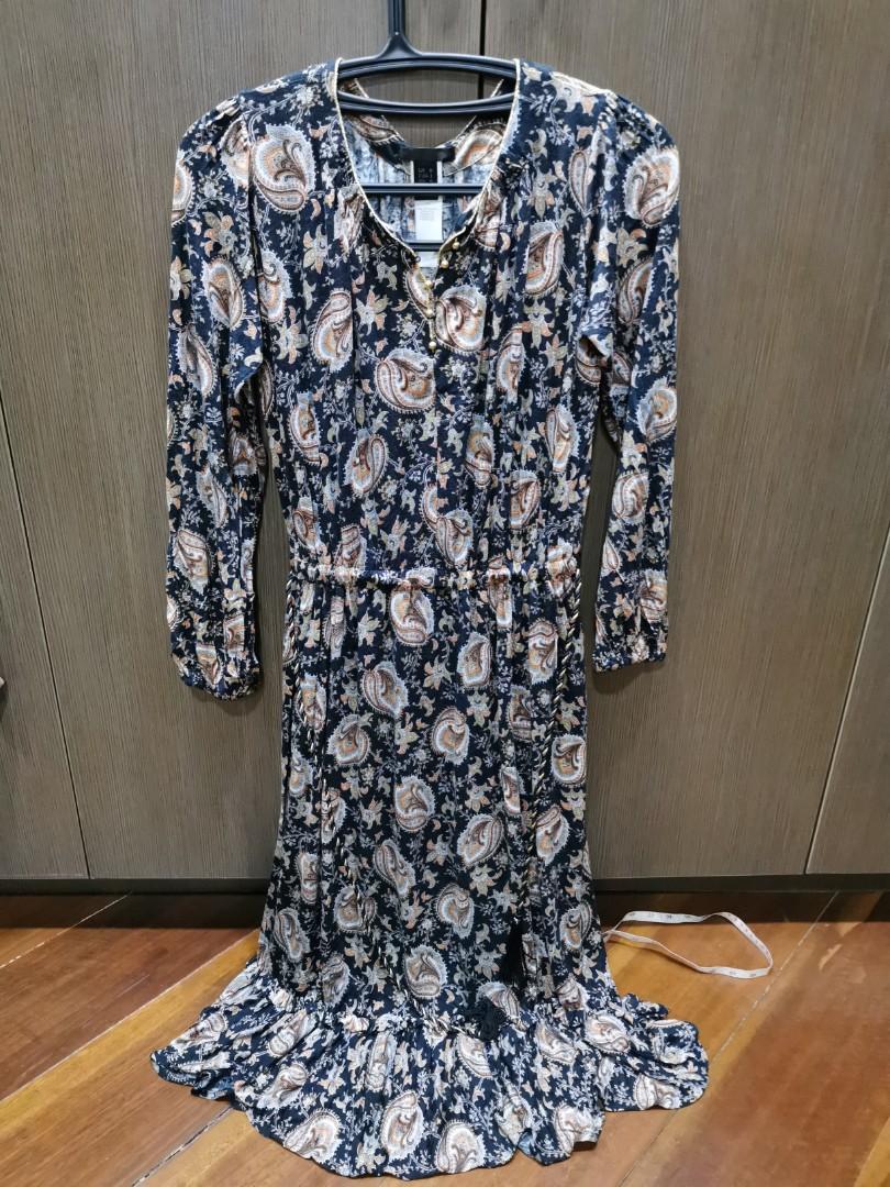 Mango paisley print knit dress (Category: Dresses) located in Quezon City. Submitted by hello.tn (Listing ID 1031320482, Image 1). Description: Mango paisley print dress in knit cotton jersey fabric. Midi lenght Never used laundered only Payment method gcash +sf care of buyer.