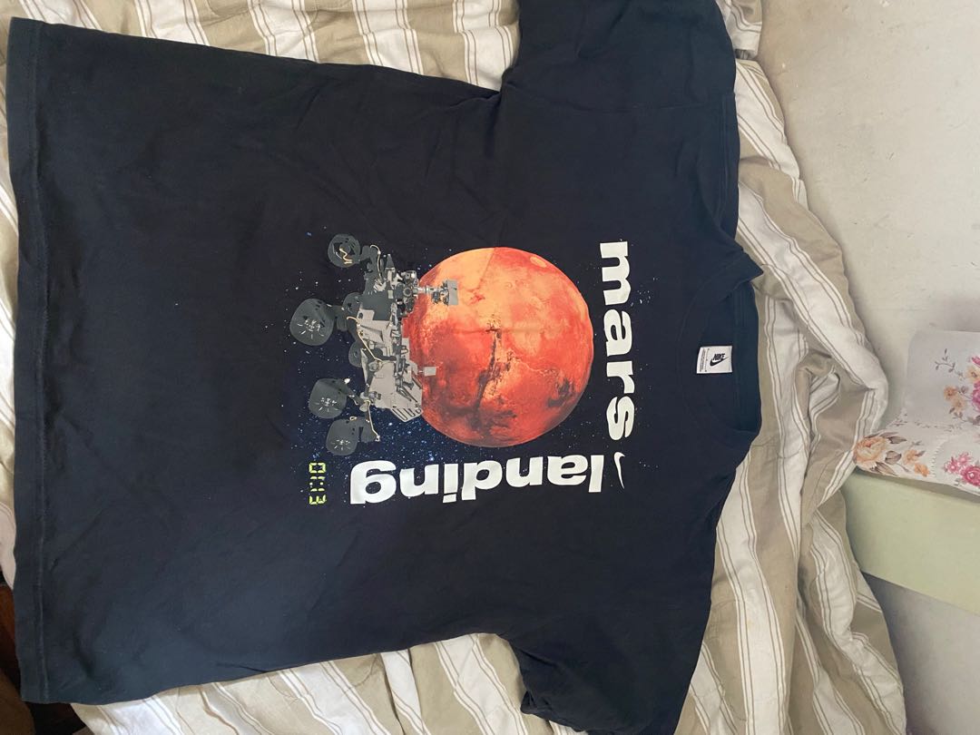 nike mars landing tee