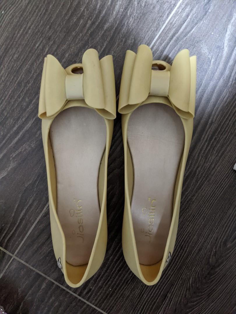 nude jelly shoes