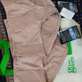 (Category: ) located in . Submitted by iLoveMe (Listing ID 1031249292, Image 1). Description: .
