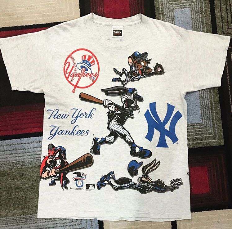 vintage 90s looney tunes X yankees tee shirt, Men's Fashion, Tops