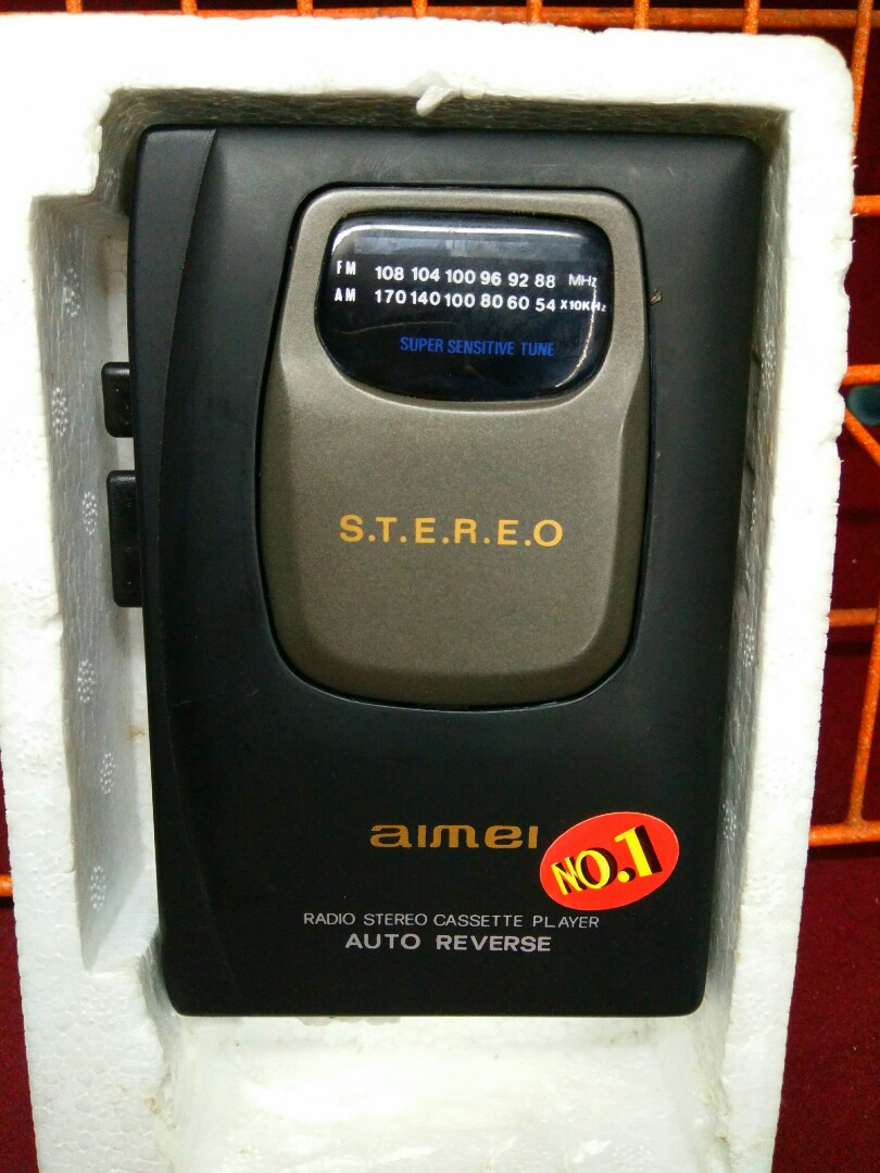 TREKKING CASSETTE PLAYER WALKMAN WORKING CONDITION FOR TREKKING CASSETTE PLAYER WALKMAN WORKING CONDITION FOR